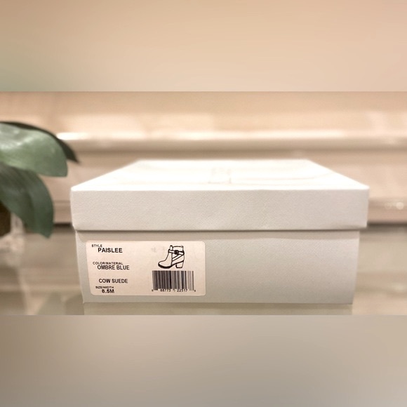 NWT *SOLE SOCIETY* Suede Booties … *PAISLEE* … Ombre Blue … Size: 8.5 M - Picture 5 of 5